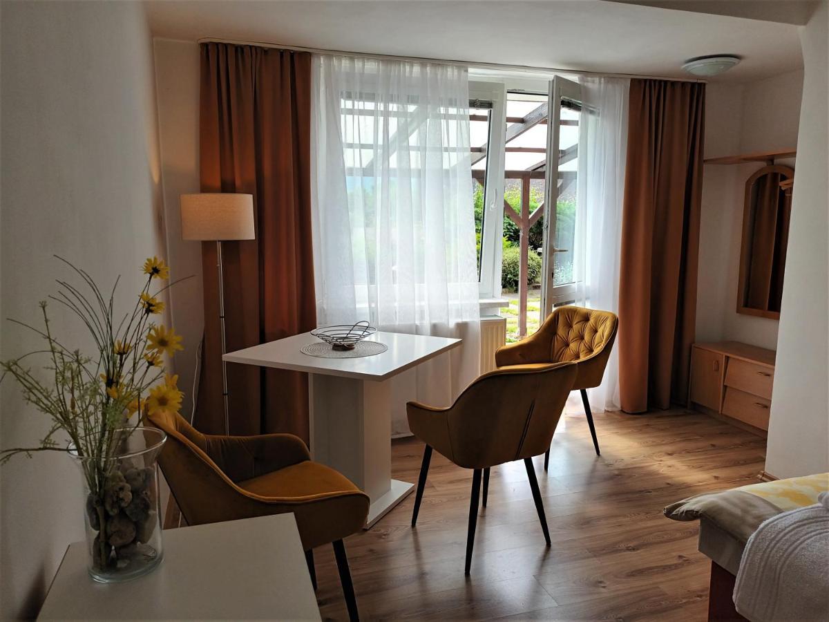Apartman Alena Karlovy Vary Exterior foto