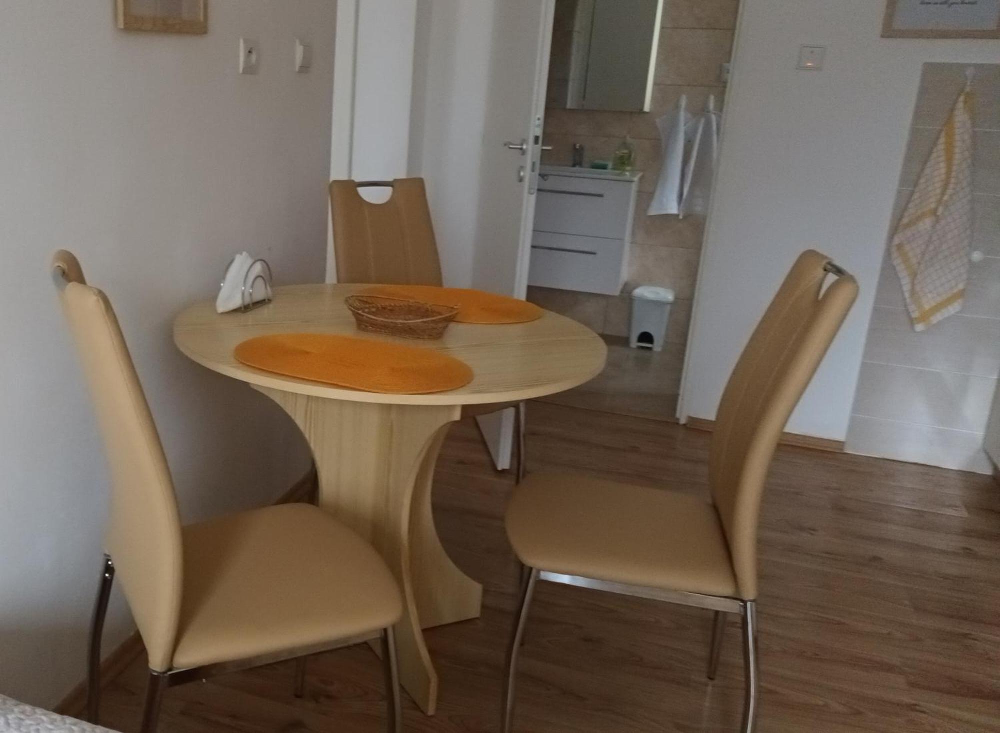 Apartman Alena Karlovy Vary Exterior foto